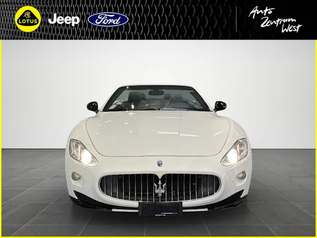 MASERATI Grancabrio 4.7 V8