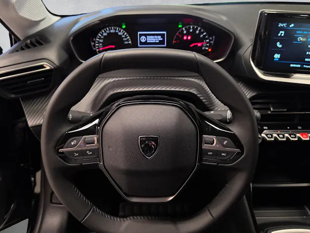 PEUGEOT 208 1.2 PureTech Style