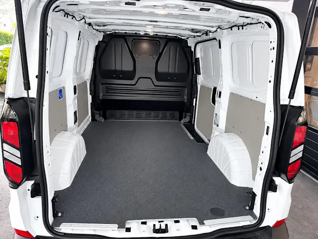 FORD Transit Custom Van PHEV 320 L1H1 Trend Automat
