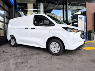 FORD Transit Custom Van PHEV 320 L1H1 Trend Automat