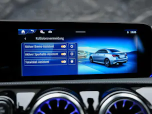 MERCEDES-BENZ A35 AMG 4Matic+ 8G-DCT *Limousine*Aero-Paket*Werksgarantie*Digital Light*
