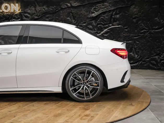 MERCEDES-BENZ A35 AMG 4Matic+ 8G-DCT *Limousine*Aero-Paket*Werksgarantie*Digital Light*
