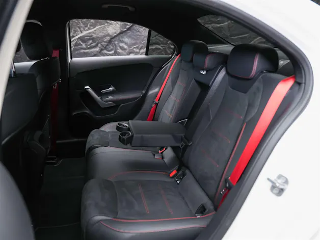MERCEDES-BENZ A35 AMG 4Matic+ 8G-DCT *Limousine*Aero-Paket*Werksgarantie*Digital Light*