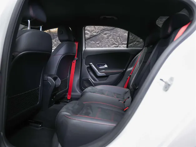 MERCEDES-BENZ A35 AMG 4Matic+ 8G-DCT *Limousine*Aero-Paket*Werksgarantie*Digital Light*