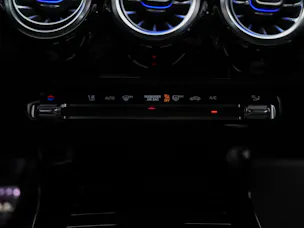 MERCEDES-BENZ A35 AMG 4Matic+ 8G-DCT *Limousine*Aero-Paket*Werksgarantie*Digital Light*