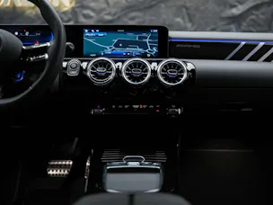 MERCEDES-BENZ A35 AMG 4Matic+ 8G-DCT *Limousine*Aero-Paket*Werksgarantie*Digital Light*