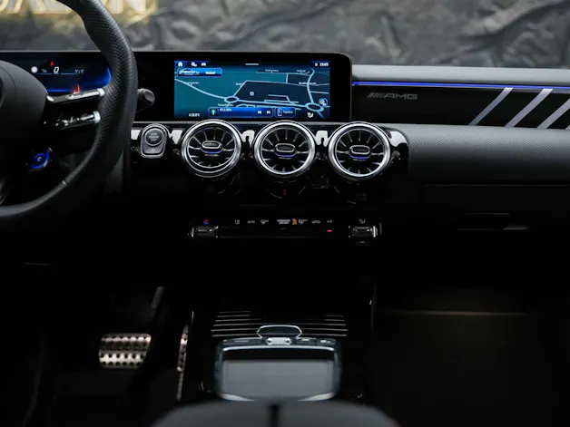 MERCEDES-BENZ A35 AMG 4Matic+ 8G-DCT *Limousine*Aero-Paket*Werksgarantie*Digital Light*