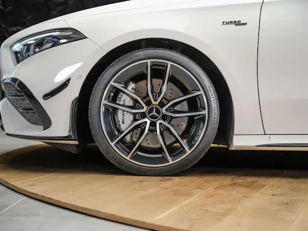 MERCEDES-BENZ A35 AMG 4Matic+ 8G-DCT *Limousine*Aero-Paket*Werksgarantie*Digital Light*