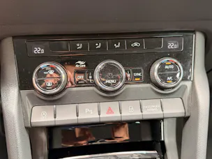 SKODA Karoq Selection *** ACC & RÜCKFAHRKAMERA ***