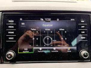 SKODA Karoq Selection *** ACC & RÜCKFAHRKAMERA ***