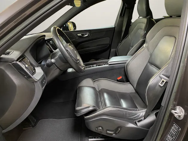 VOLVO XC60 T8 eAWD PluginHybrid Ultimate Dark Geartronic