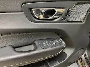VOLVO XC60 T8 eAWD PluginHybrid Ultimate Dark Geartronic