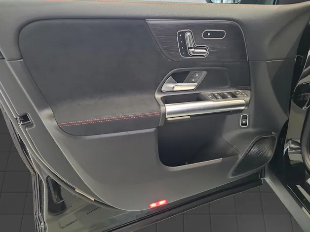 MERCEDES-BENZ GLA 250 AMG 4M Swiss Star H247