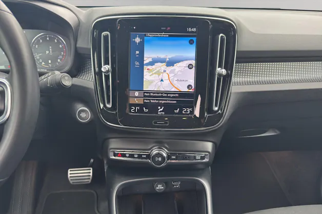 VOLVO XC40 B4 Benzin Mild Hybrid AWD R-Design Geartronic