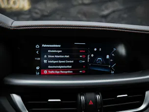 ALFA ROMEO Stelvio 2.0 Intensa Q4 AT8 *SOFORT Verfügbar*Werksgarantie*Panorama*Harman/Kardon*
