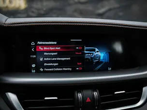 ALFA ROMEO Stelvio 2.0 Intensa Q4 AT8 *SOFORT Verfügbar*Werksgarantie*Panorama*Harman/Kardon*