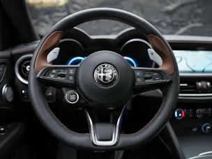 ALFA ROMEO Stelvio 2.0 Intensa Q4 AT8 *SOFORT Verfügbar*Werksgarantie*Panorama*Harman/Kardon*