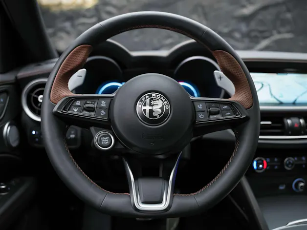 ALFA ROMEO Stelvio 2.0 Intensa Q4 AT8 *SOFORT Verfügbar*Werksgarantie*Panorama*Harman/Kardon*