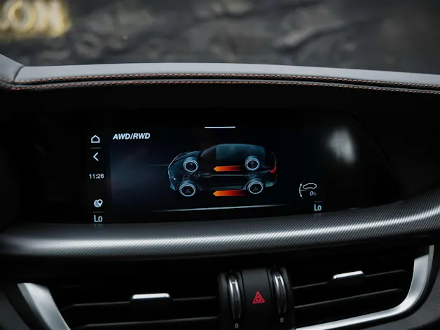 ALFA ROMEO Stelvio 2.0 Intensa Q4 AT8 *SOFORT Verfügbar*Werksgarantie*Panorama*Harman/Kardon*