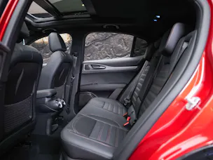 ALFA ROMEO Stelvio 2.0 Intensa Q4 AT8 *SOFORT Verfügbar*Werksgarantie*Panorama*Harman/Kardon*