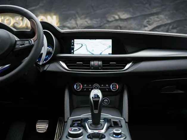 ALFA ROMEO Stelvio 2.0 Intensa Q4 AT8 *SOFORT Verfügbar*Werksgarantie*Panorama*Harman/Kardon*