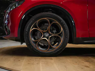 ALFA ROMEO Stelvio 2.0 Intensa Q4 AT8 *SOFORT Verfügbar*Werksgarantie*Panorama*Harman/Kardon*
