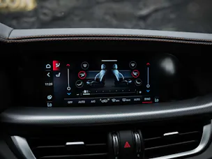 ALFA ROMEO Stelvio 2.0 Intensa Q4 AT8 *SOFORT Verfügbar*Werksgarantie*Panorama*Harman/Kardon*