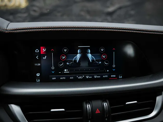 ALFA ROMEO Stelvio 2.0 Intensa Q4 AT8 *SOFORT Verfügbar*Werksgarantie*Panorama*Harman/Kardon*