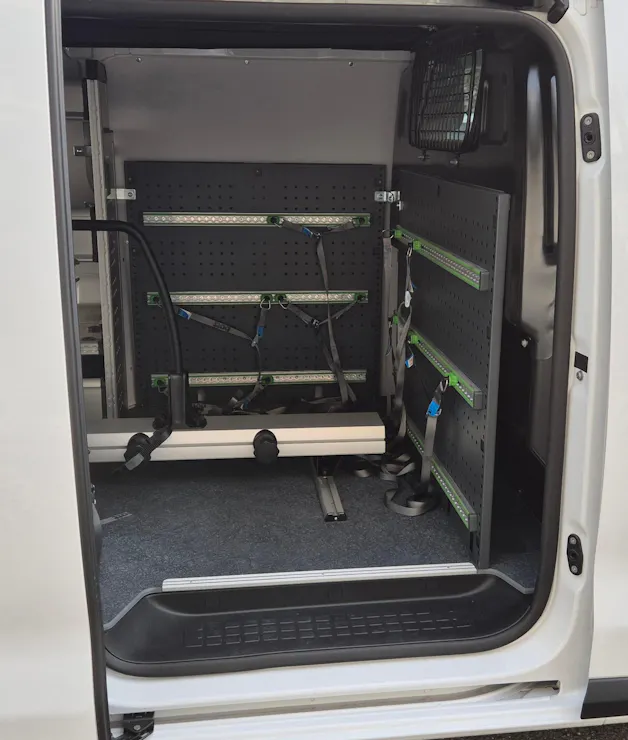 PEUGEOT Expert HDi145 *Vollausstattung* mit Bott Ausbau