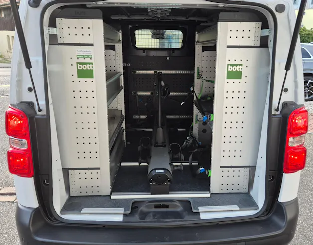 PEUGEOT Expert HDi145 *Vollausstattung* mit Bott Ausbau