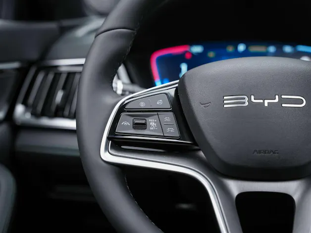 BYD Seal U DM-i Design AWD *SOFORT Verfügbar*Werksgarantie*Lenkradheizung*Sitzbelüftung*360° Kamera*