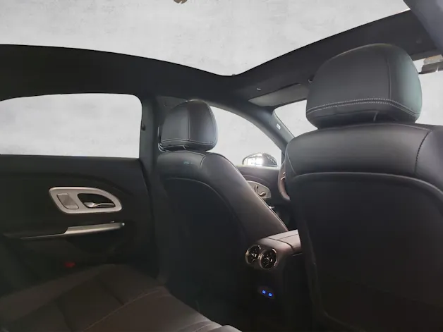 MERCEDES-BENZ CLA 220 AMG Line 4M C178