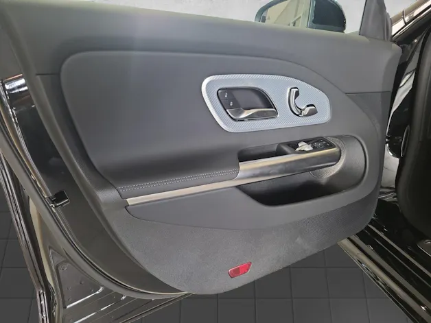 MERCEDES-BENZ CLA 220 AMG Line 4M C178