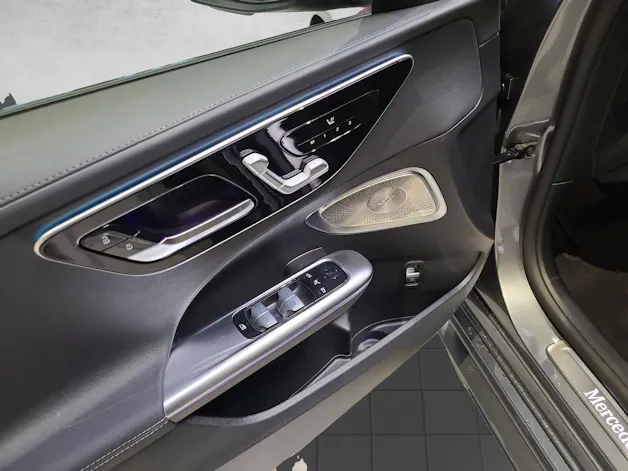 MERCEDES-BENZ C 300 AMG Line 4matic