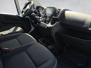PEUGEOT Boxer 2.2 HDI 335 L2