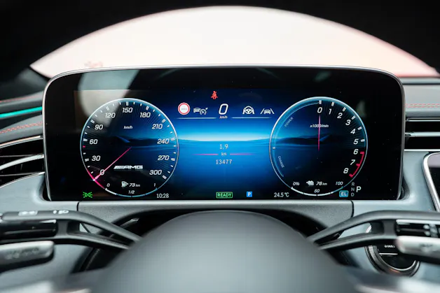 MERCEDES-BENZ E 53 Hybrid AMG 4matic+ / Beleuchteter Kühlergrill / Panorama / Burmester
