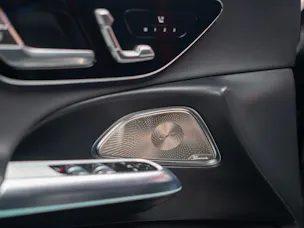 MERCEDES-BENZ E 53 Hybrid AMG 4matic+ / Beleuchteter Kühlergrill / Panorama / Burmester