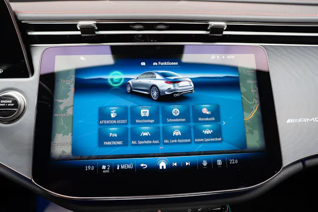 MERCEDES-BENZ E 53 Hybrid AMG 4matic+ / Beleuchteter Kühlergrill / Panorama / Burmester