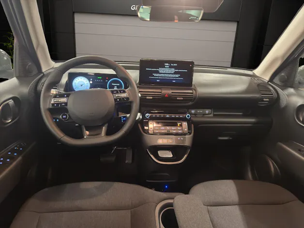 HYUNDAI Inster 49kWh Amplia