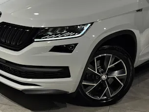 SKODA Kodiaq 2.0 TSI 4x4 Sport Line | CH | 7Plätzer |
