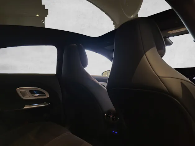 MERCEDES-BENZ CLA 220 AMG Line 4matic