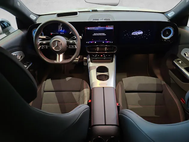 MERCEDES-BENZ CLA 220 AMG Line 4matic
