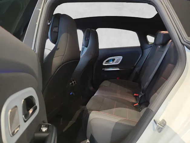 MERCEDES-BENZ CLA 220 AMG Line 4matic