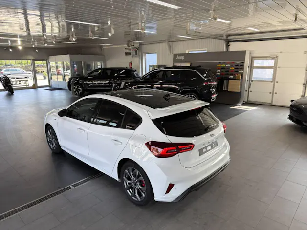 FORD Focus 1.0i EcoB Hybrid 155 ST-Line X