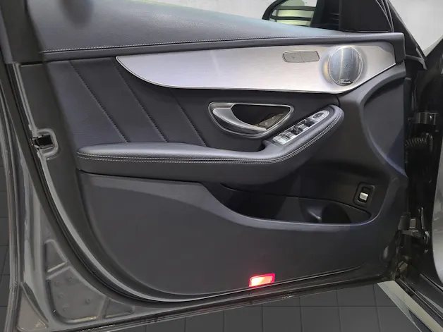MERCEDES-BENZ C 220 d AMG Line 4matic