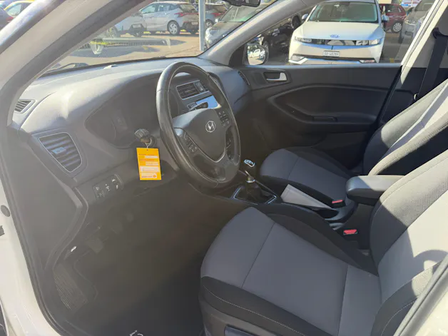 HYUNDAI i20 1.0 T-GDi Amplia