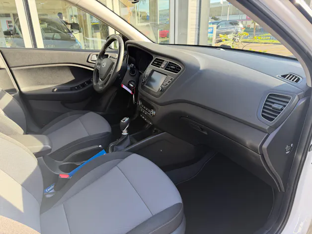 HYUNDAI i20 1.0 T-GDi Amplia