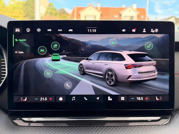 SKODA Octavia Combi 2.0 TSI RS 265 PS *** NEUSTES MODELL MIT PANORAMADACH ***
