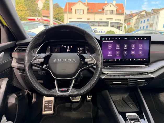 SKODA Octavia Combi 2.0 TSI RS 265 PS *** NEUSTES MODELL MIT PANORAMADACH ***