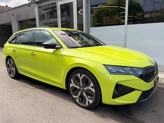 SKODA Octavia Combi 2.0 TSI RS 265 PS *** NEUSTES MODELL MIT PANORAMADACH ***